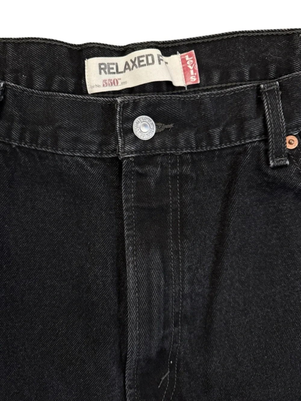 Vintage 2006 Levi’s 550 Relaxed Fit Black Jeans 40x32 Fits 36x30 Y2K Dad Denim